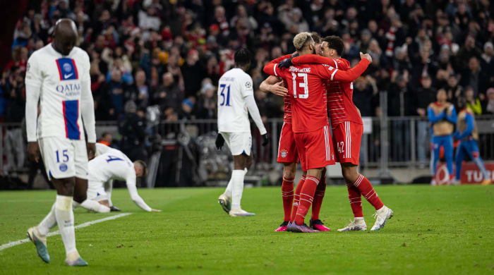 Bayern celebrates a goal vs. PSG.